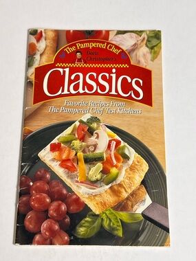 VTG The Pampered Chef Classics Cookbook Recipes Doris Christopher 1999